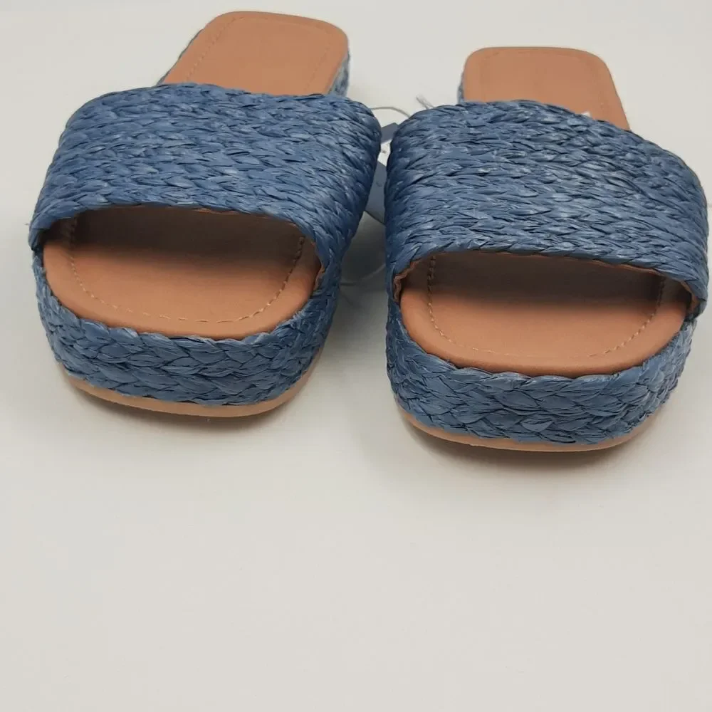 Universal Thread Woven Slip On Blue Sandals Size 7